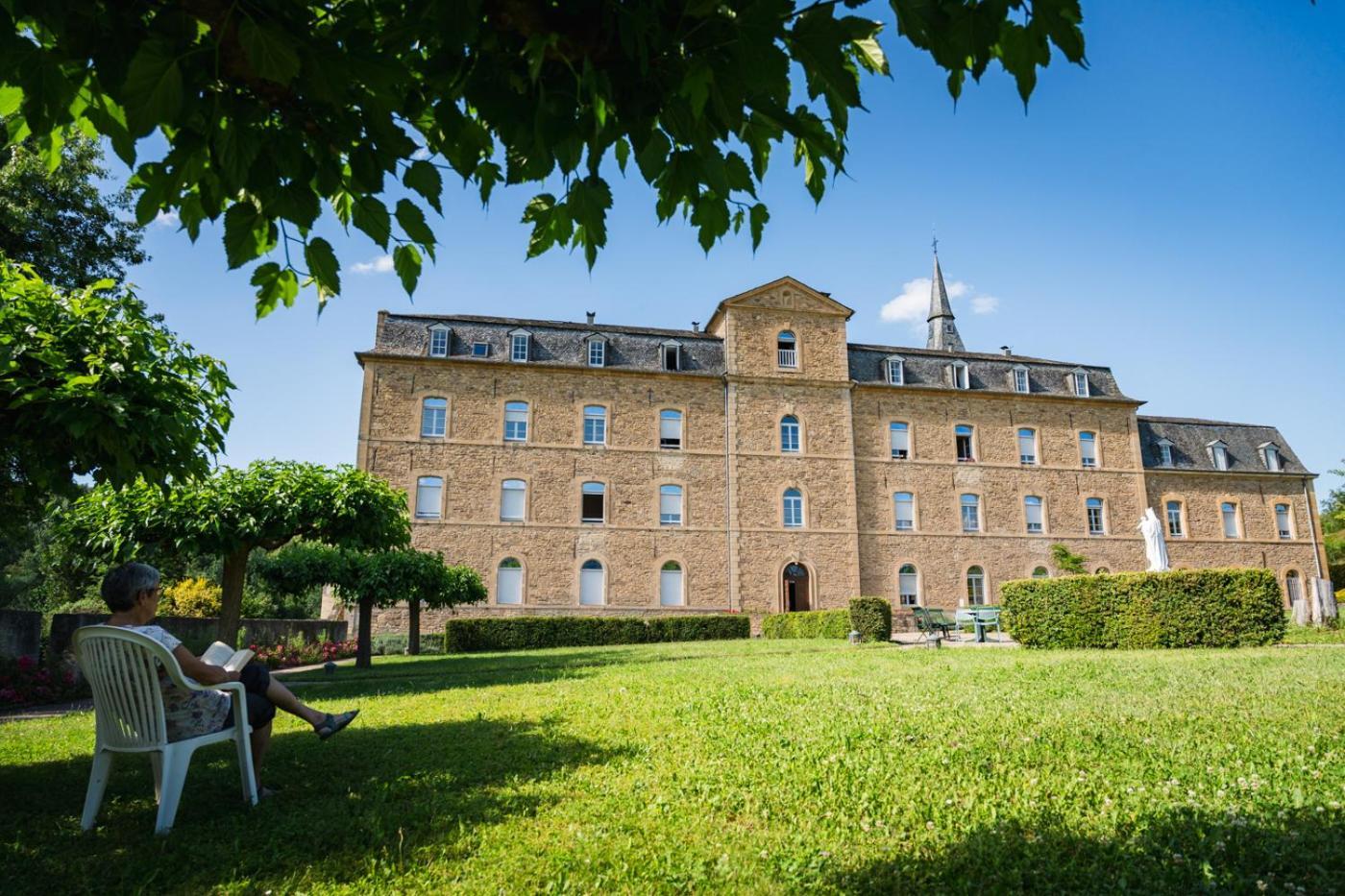 Hotel Accueil Du Couvent De Malet Saint-Côme-dʼOlt Zewnętrze zdjęcie